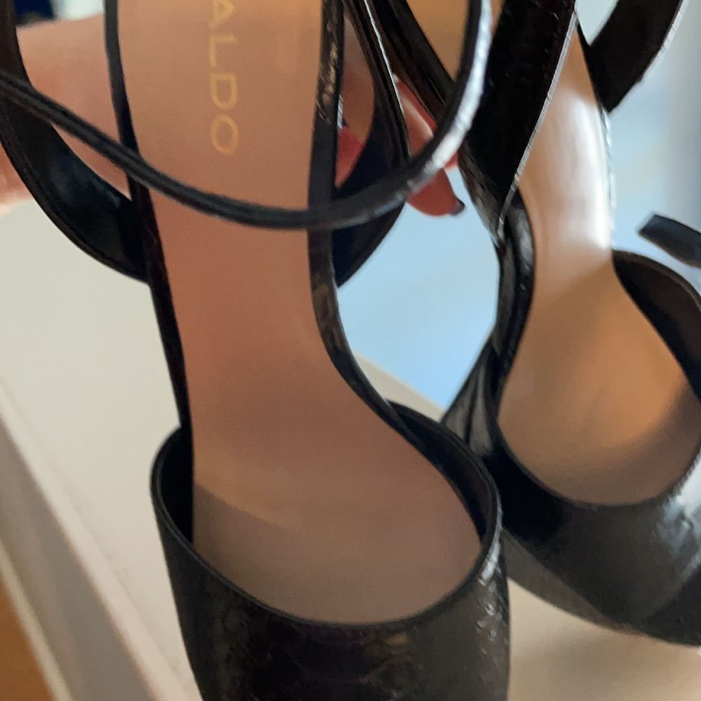 Black Aldo sexy heels - Picture 4 of 4
